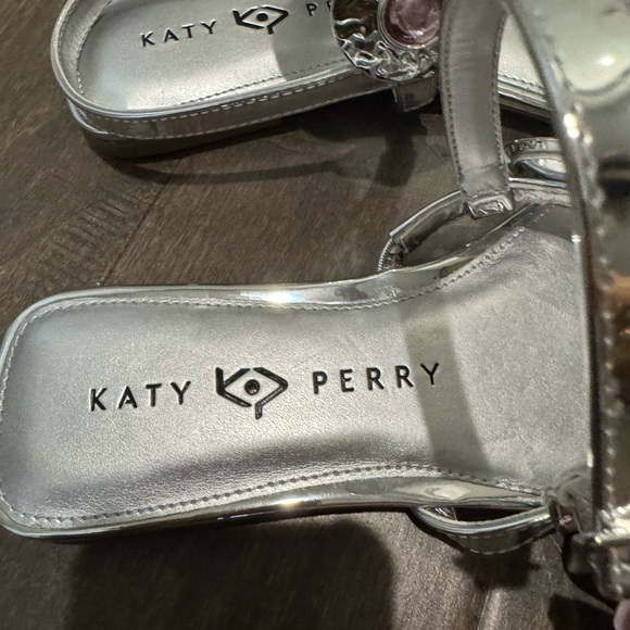 NWT Katy Perry Camie Silver Sandals Sz 8.5M Bling Slide - Picture 7 of 13